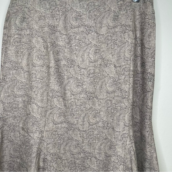 White House Black Market Wool Viscose Paisley Print A Line Skirt in Beige Size 0 - Picture 3 of 5